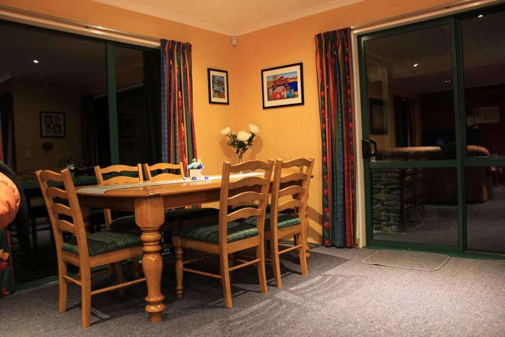 Popular Family And Pet Friendly Modern Cosy Bach Wifi Villa Hanmer Springs Exterior foto