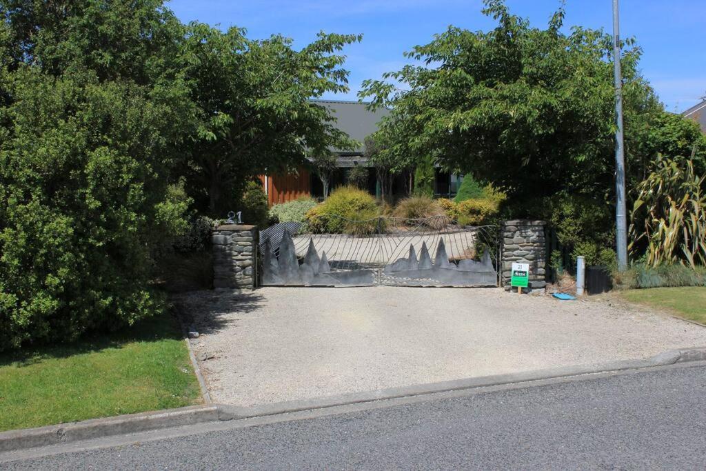 Popular Family And Pet Friendly Modern Cosy Bach Wifi Villa Hanmer Springs Exterior foto