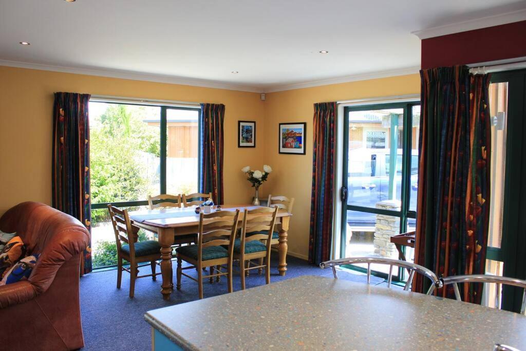 Popular Family And Pet Friendly Modern Cosy Bach Wifi Villa Hanmer Springs Exterior foto